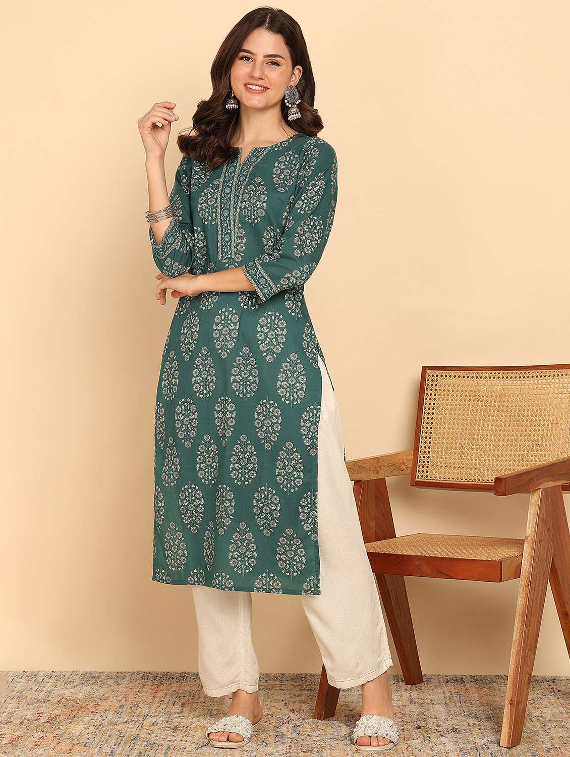 women three quarter sleeve straight kurta - 21957898 -  Standard Image - 3