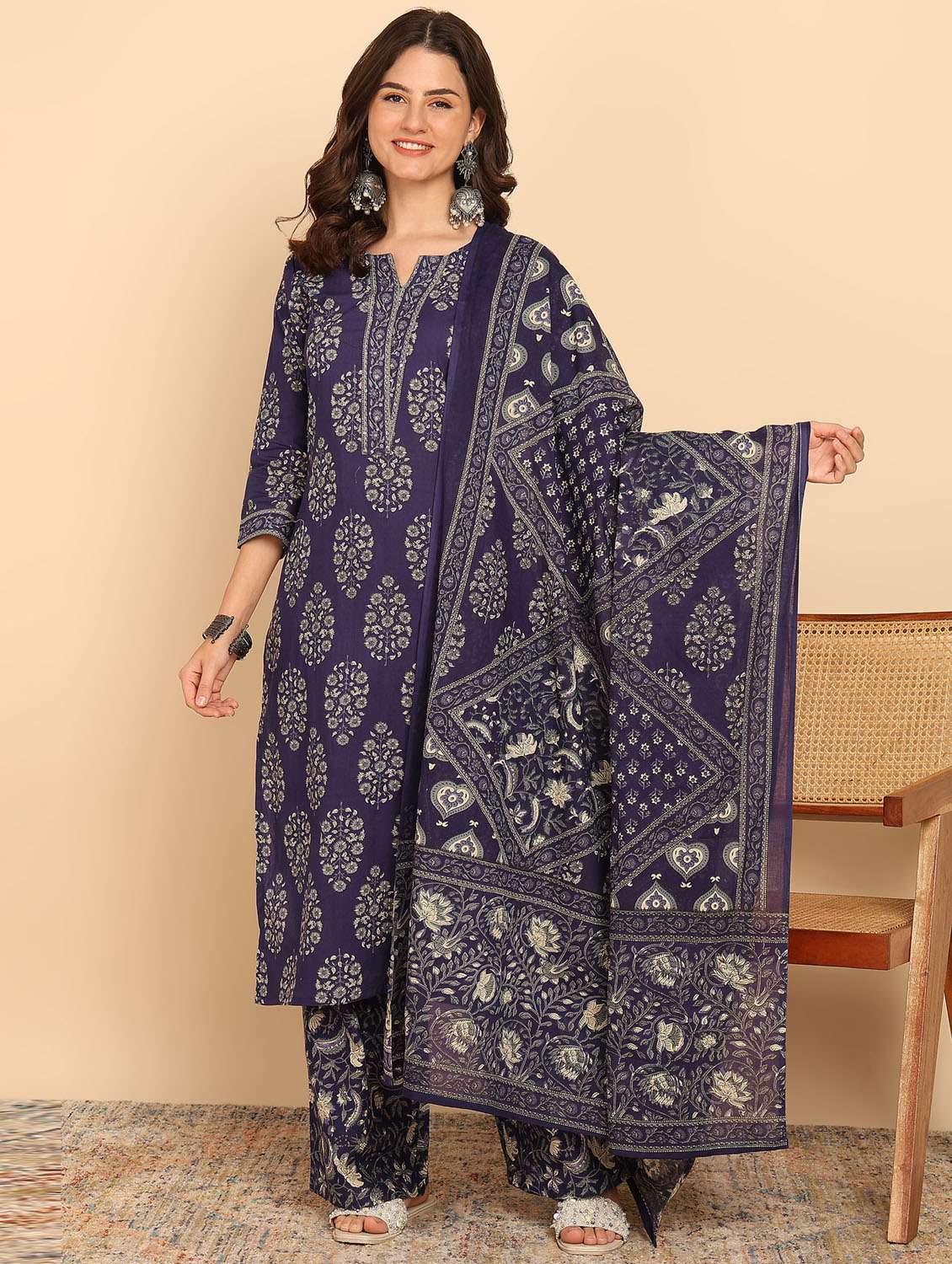 women three quarter sleeve kurta palazzo with dupatta set - 21957923 -  Standard Image - 3