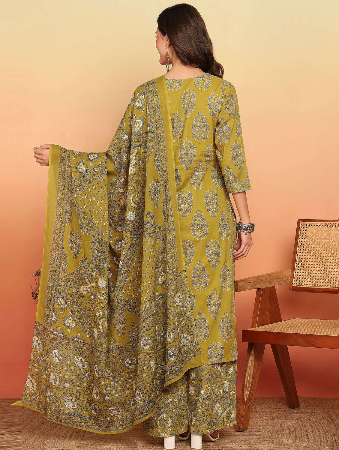 women three quarter sleeve kurta palazzo with dupatta set - 21957924 -  Standard Image - 3