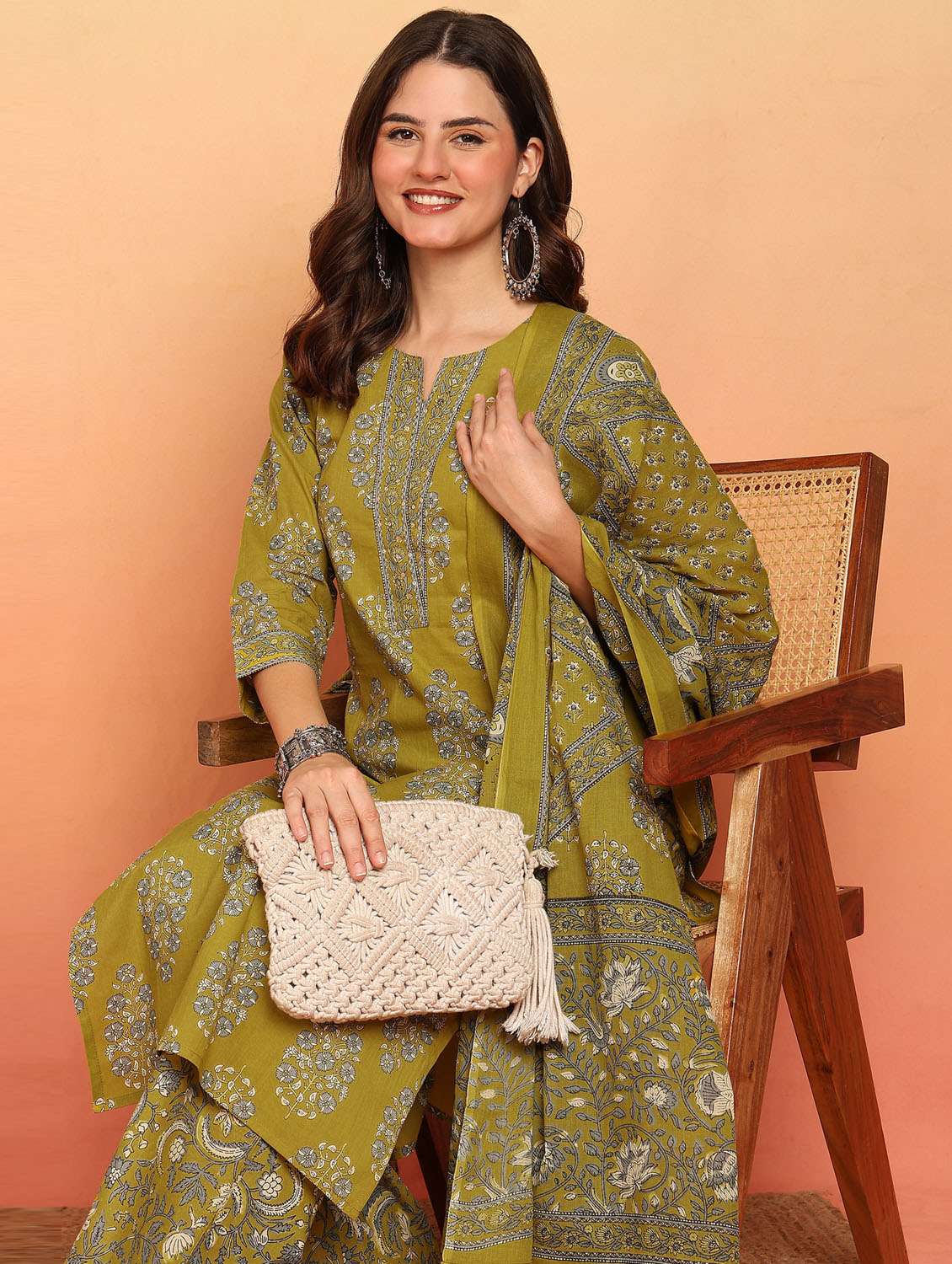 women three quarter sleeve kurta palazzo with dupatta set - 21957924 -  Standard Image - 5