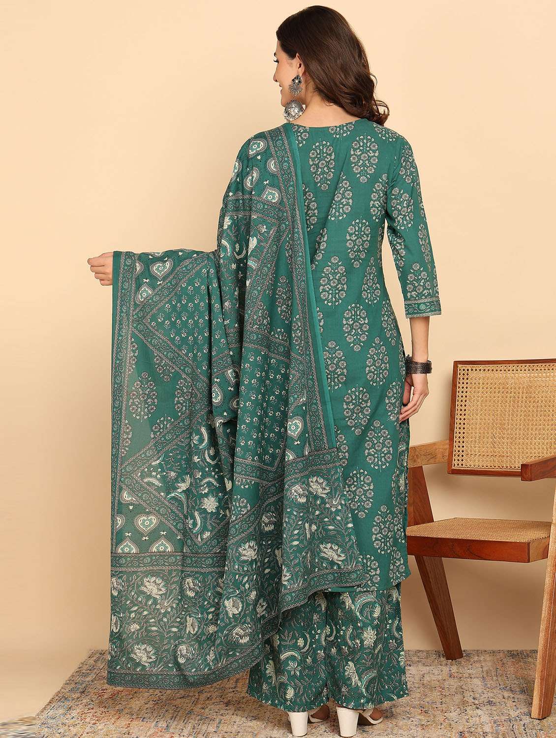 women three quarter sleeve kurta palazzo with dupatta set - 21957925 -  Standard Image - 3