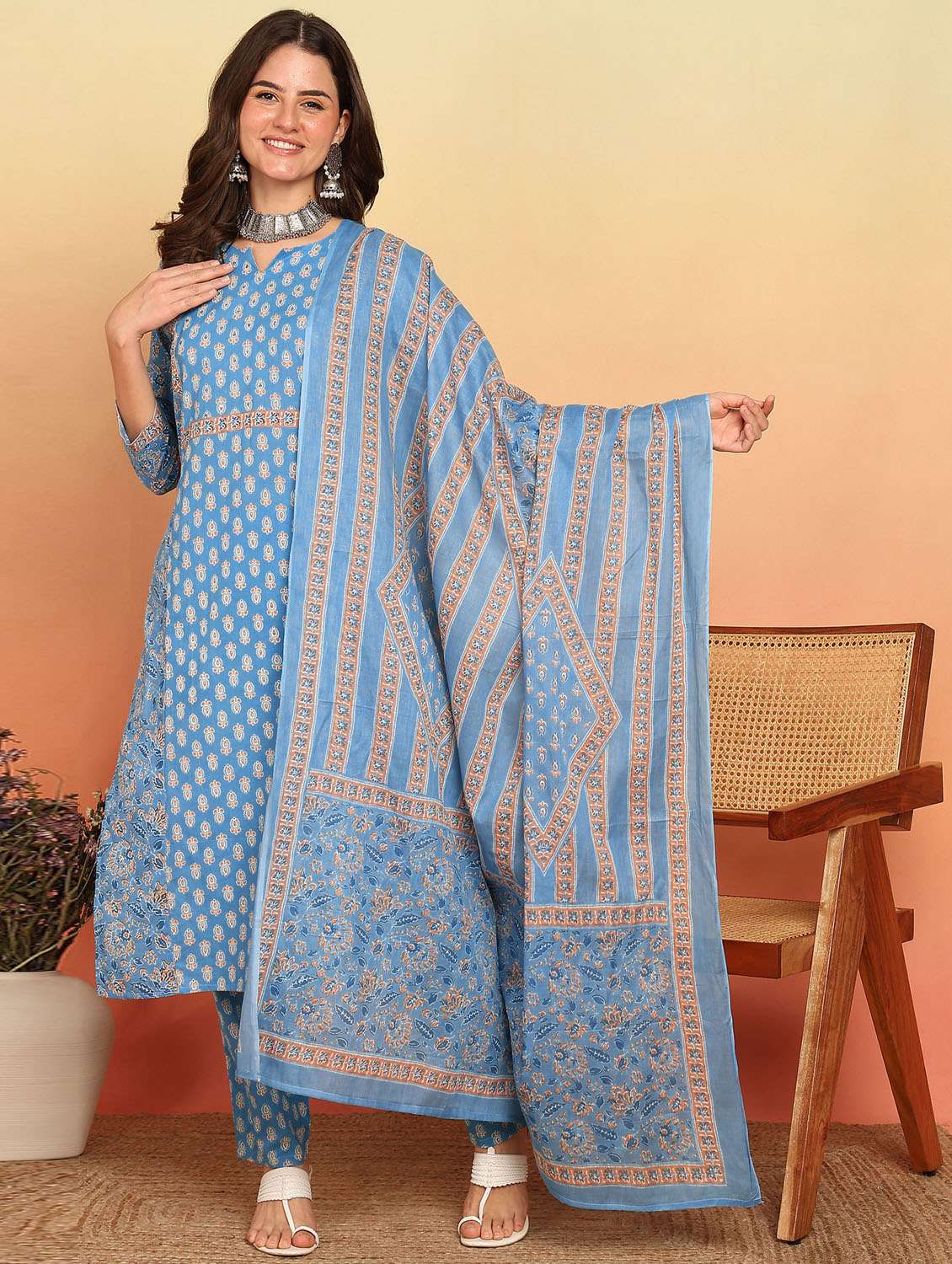 women three quarter sleeve kurta pant with dupatta set - 21957931 -  Standard Image - 3