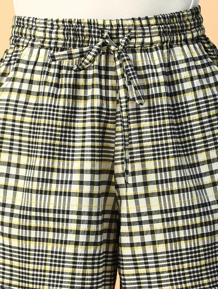 women checkered high rise regular fit short - 21958299 - Standard Image - 5