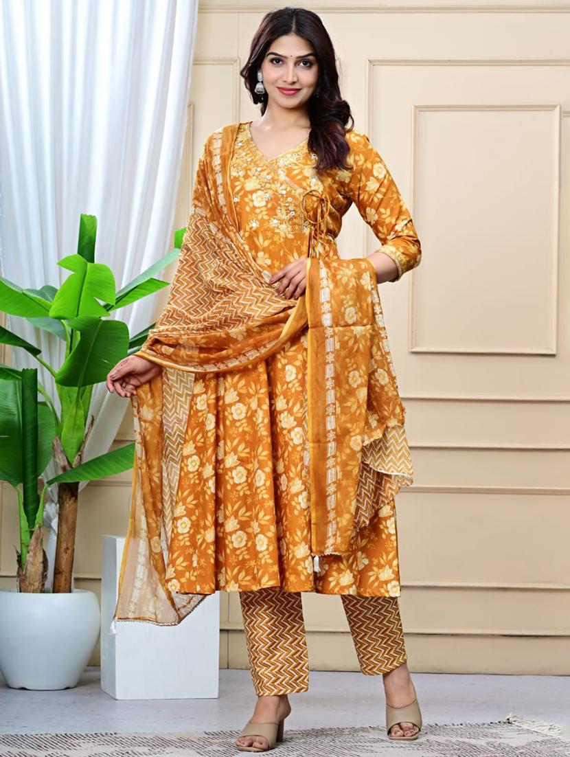 women three quarter sleeve anarkali kurta pant with dupatta set - 21958327 -  Zoom Image - 0