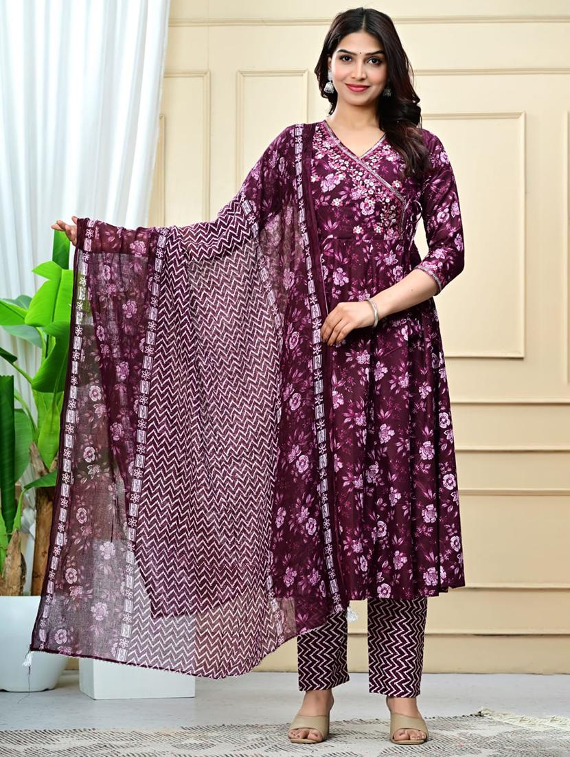 women three quarter sleeve anarkali kurta pant with dupatta set - 21958329 - Standard Image - 3