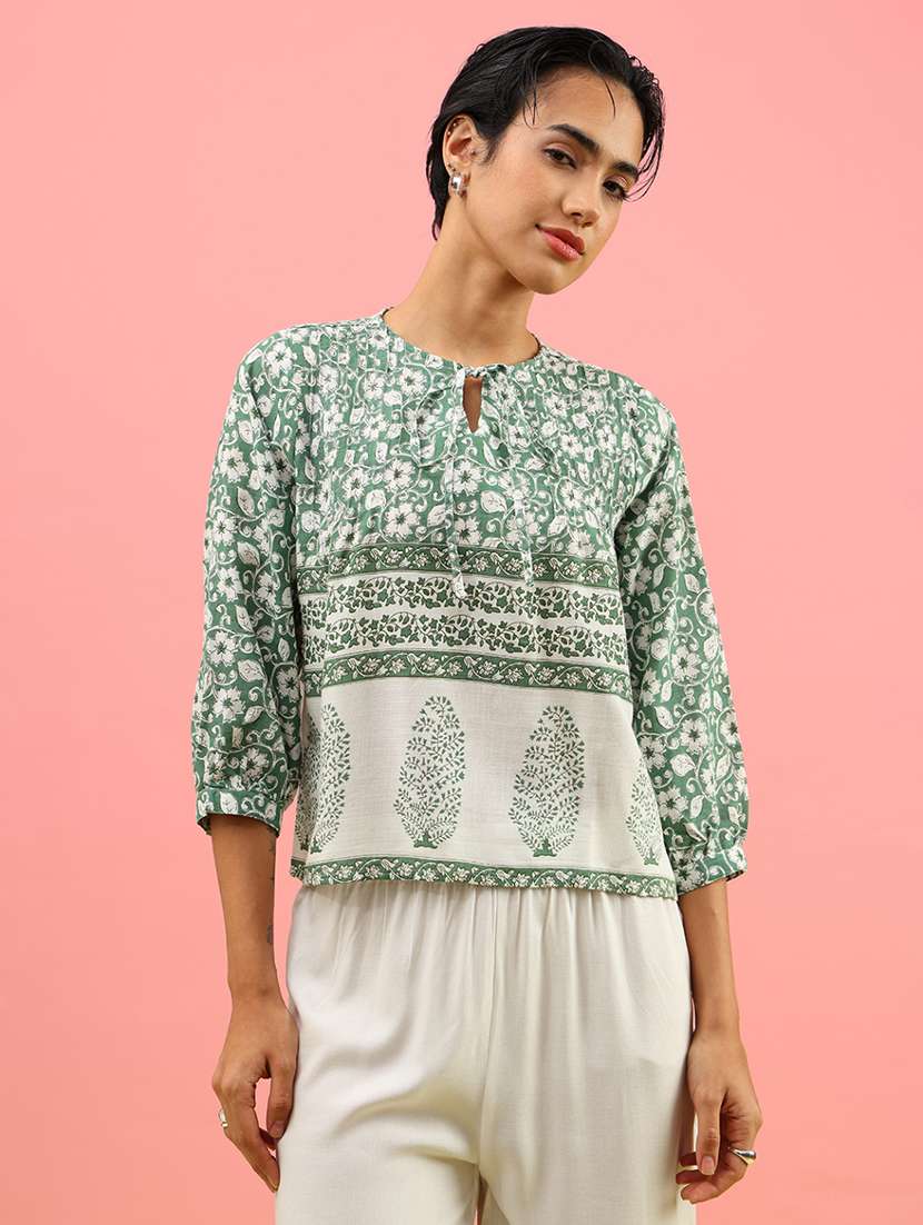 women printed three quarter sleeve top