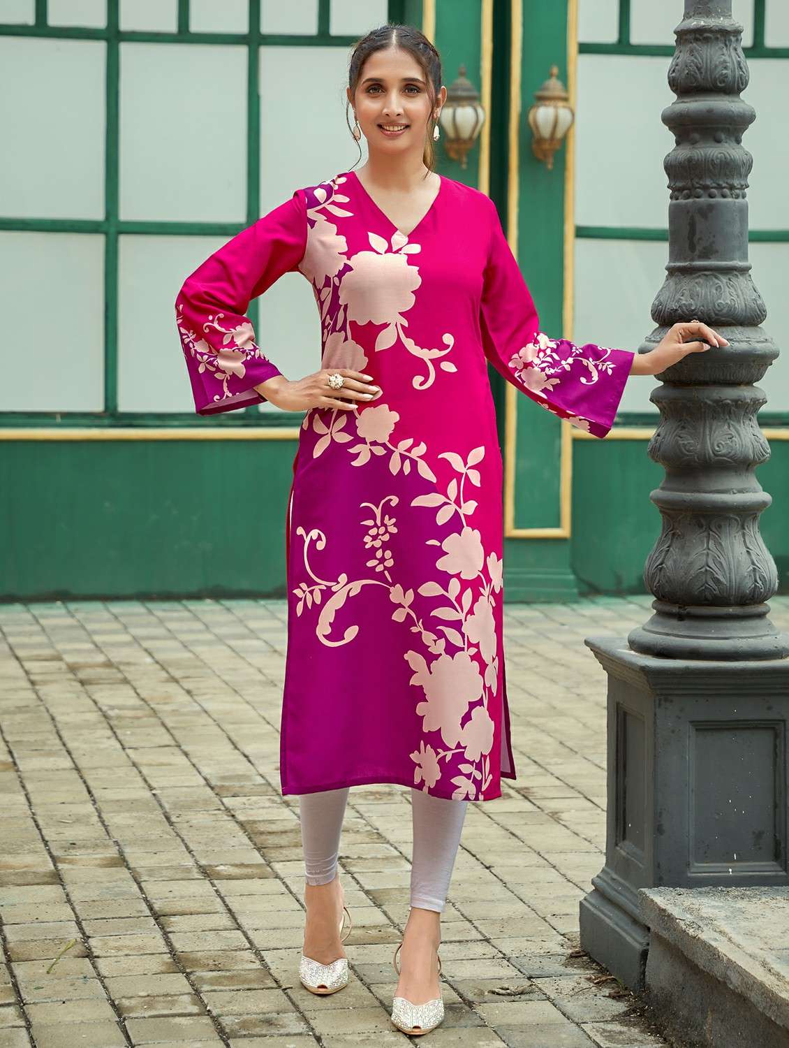 women floral printed long sleeve straight kurta - 21959410 -  Zoom Image - 0