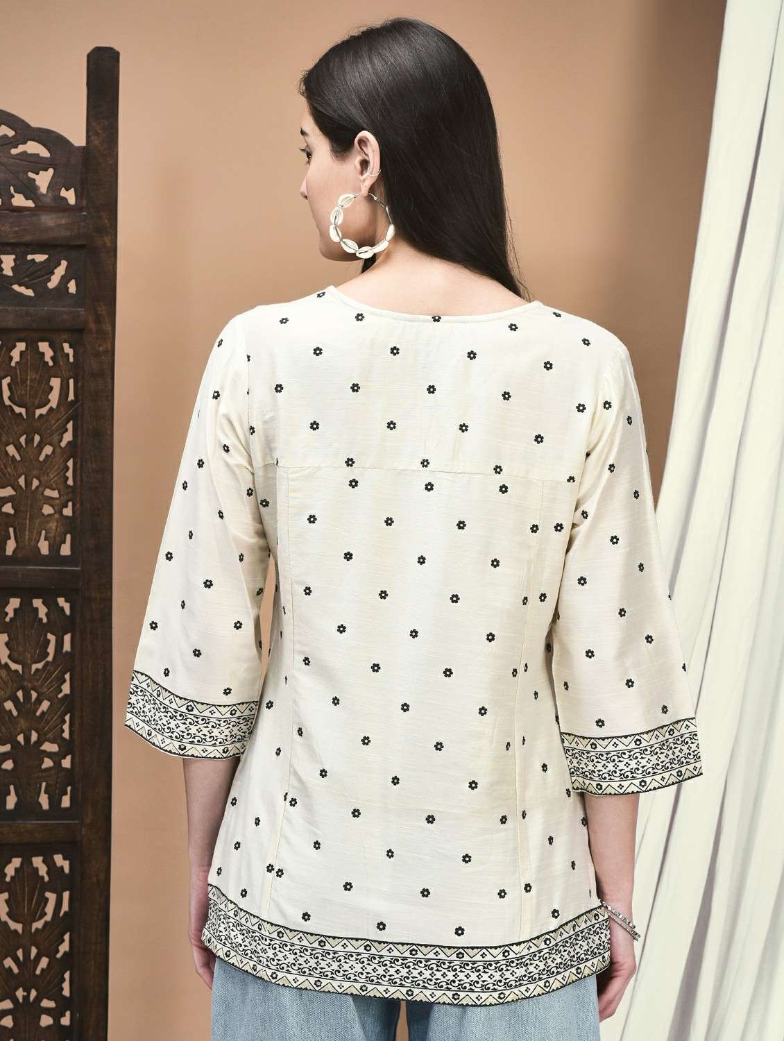 women three quarter sleeve straight kurti - 21959478 -  Standard Image - 3