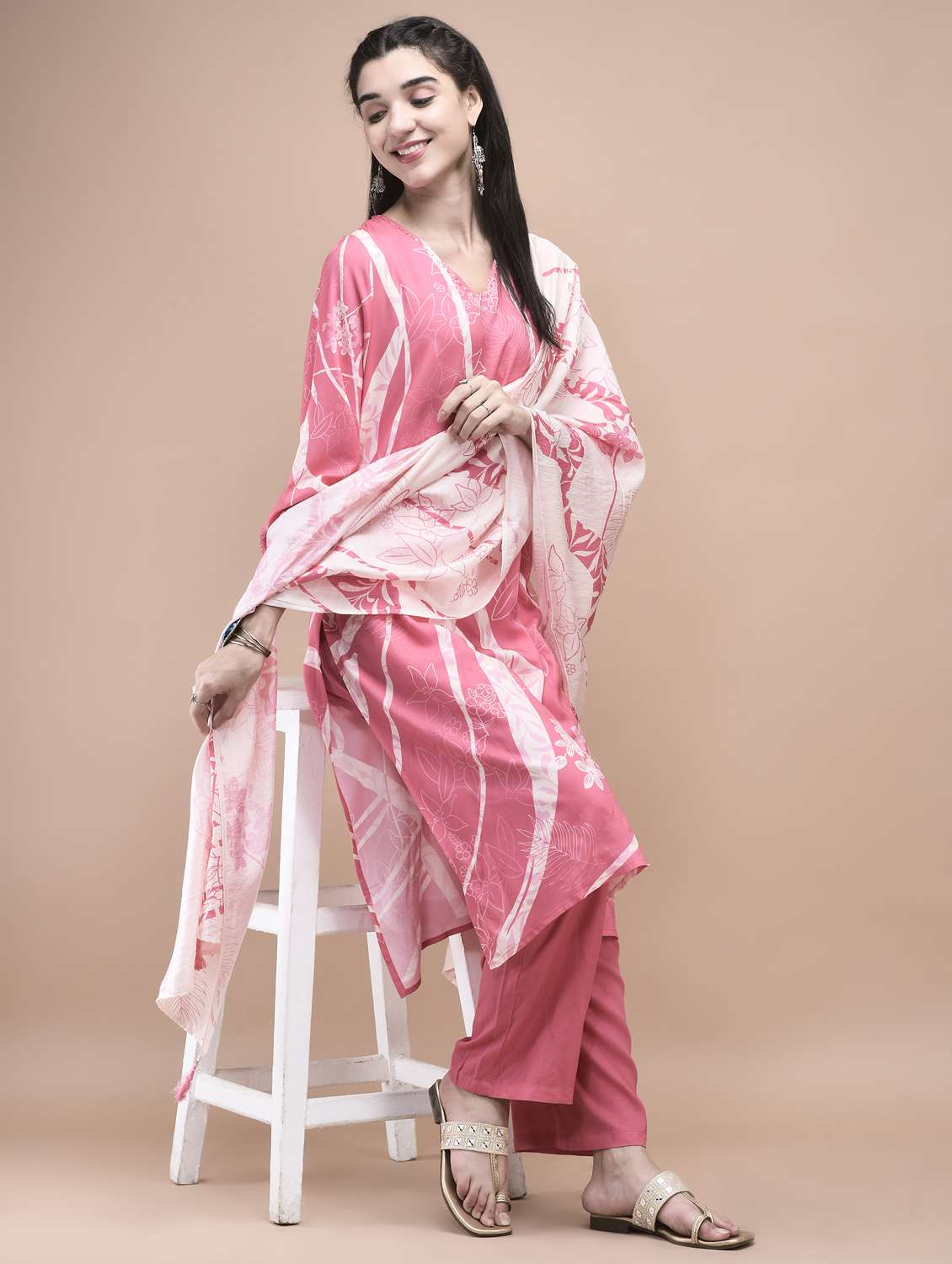 women three quarter sleeve kurta pant with dupatta set