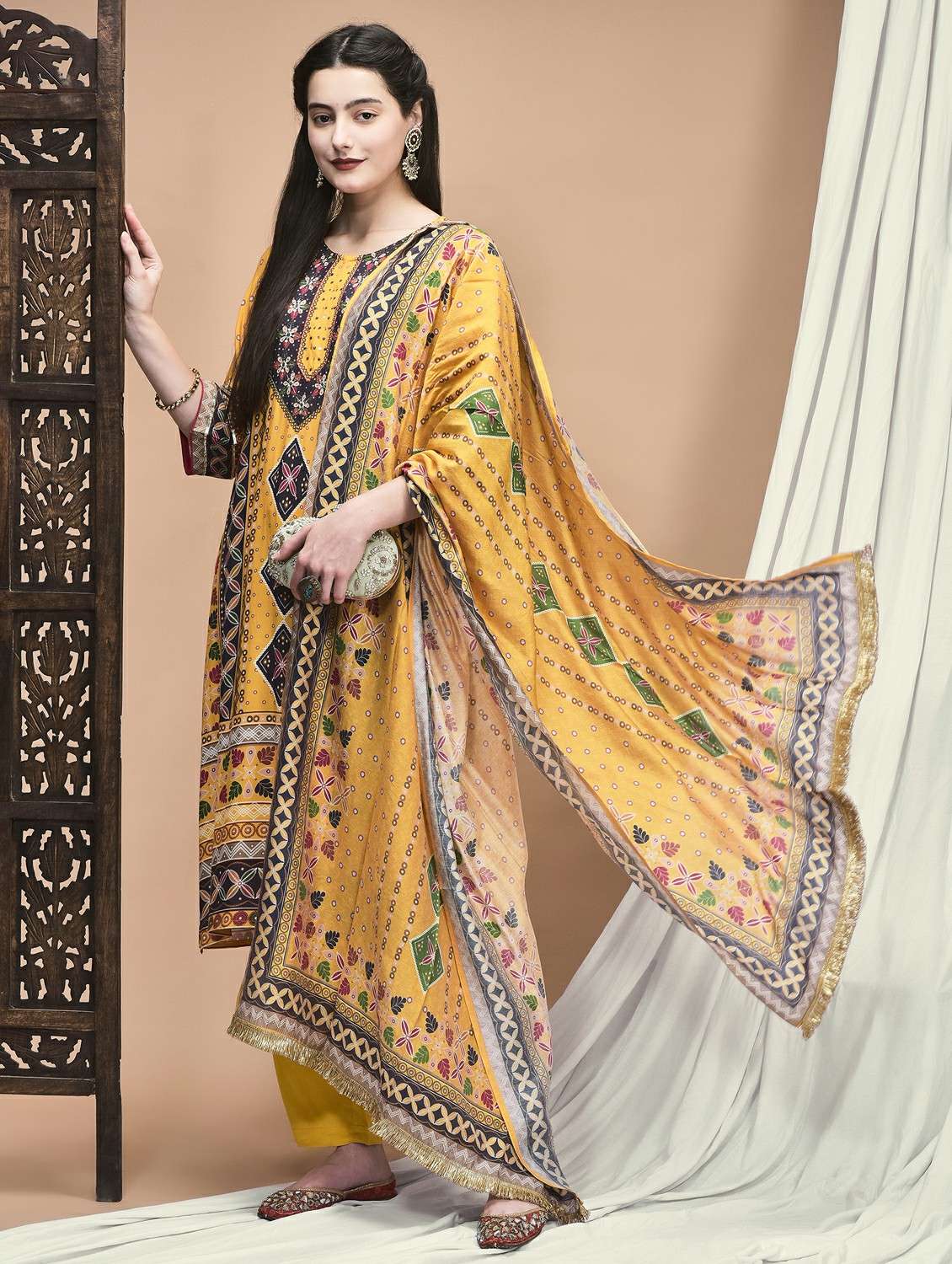 women three quarter sleeve kurta pant with dupatta set - 21959513 - Zoom Image - 0