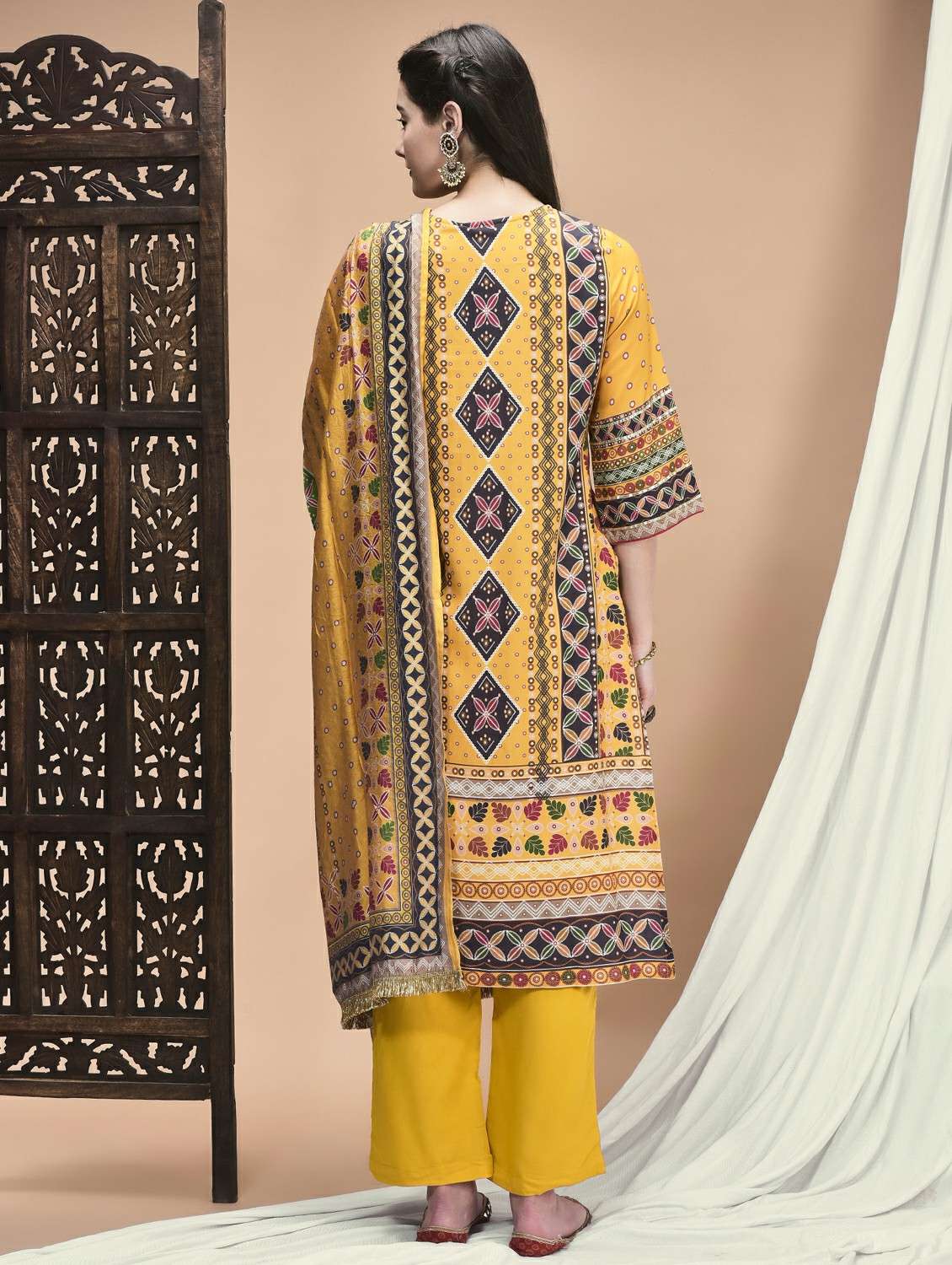 women three quarter sleeve kurta pant with dupatta set - 21959513 - Standard Image - 3