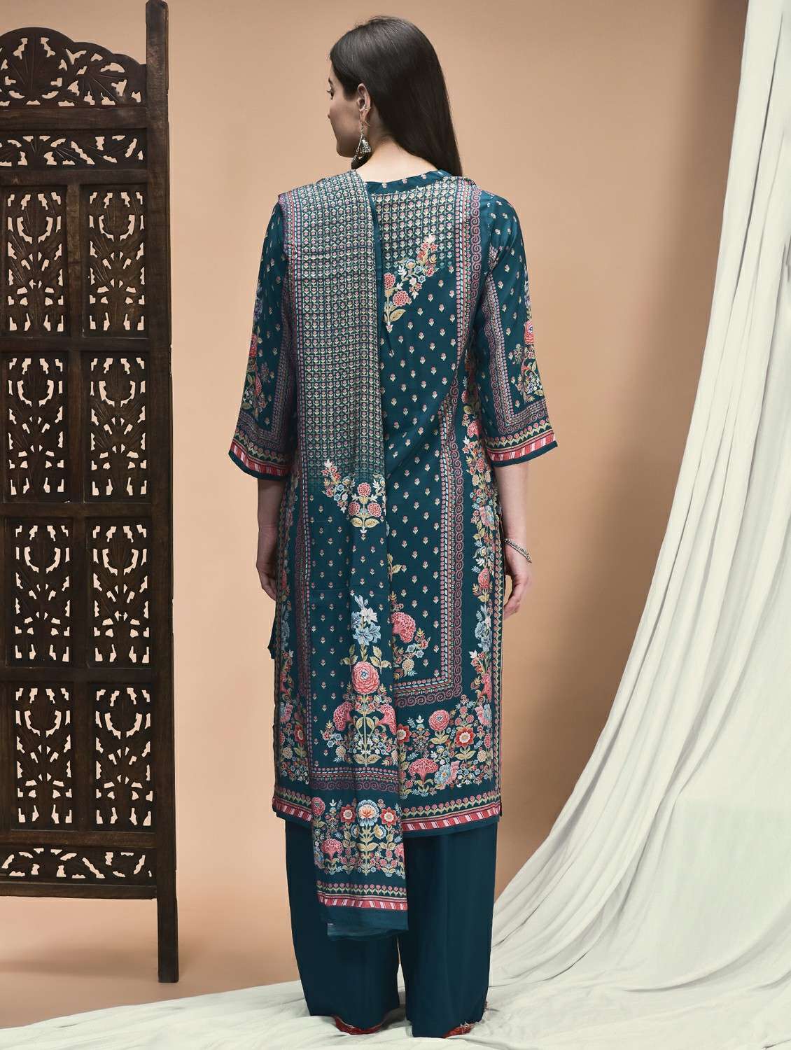 women three quarter sleeve kurta pant with dupatta set - 21959519 - Standard Image - 3