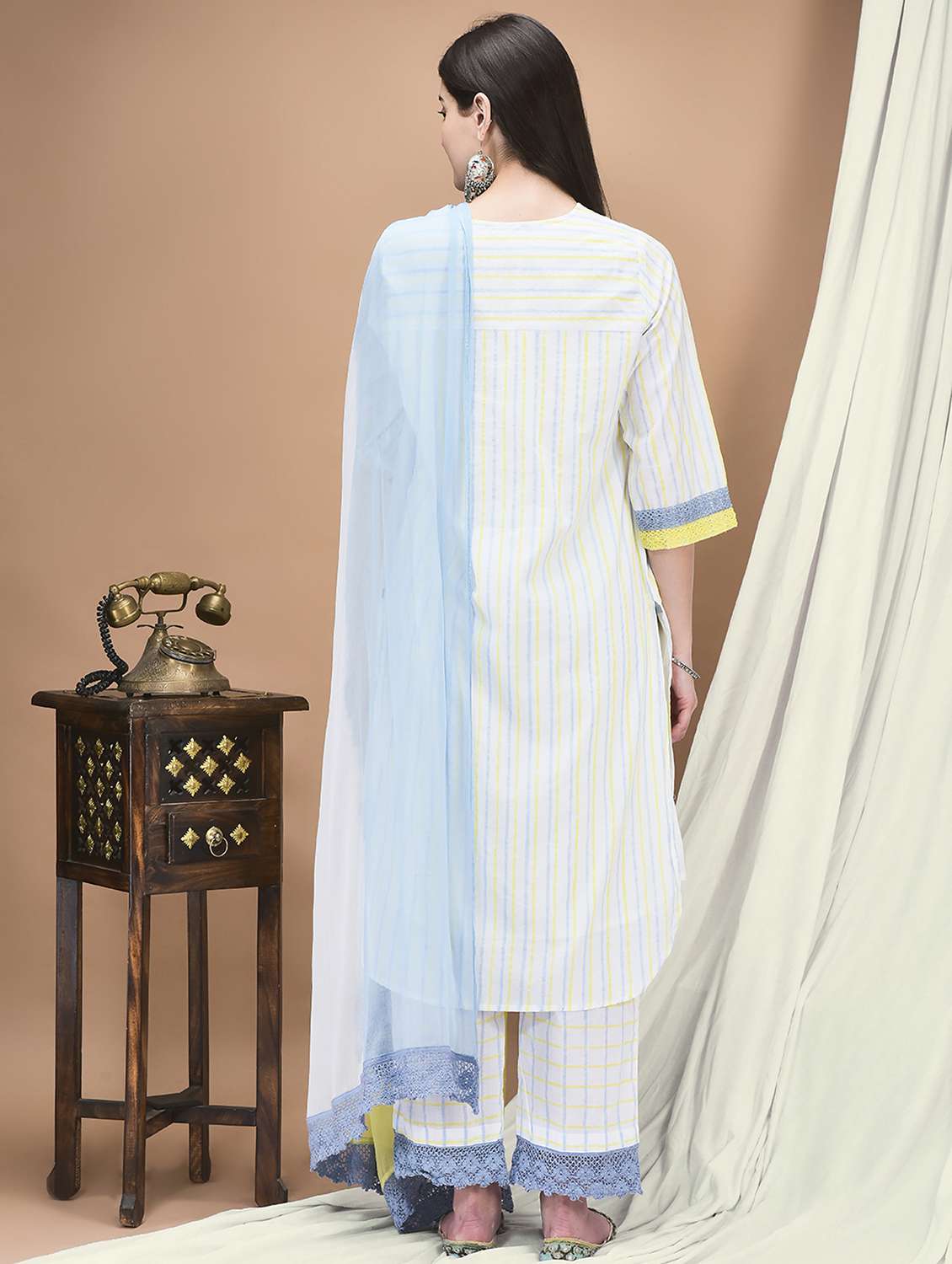 women three quarter sleeve kurta pant with dupatta set - 21959522 - Standard Image - 3