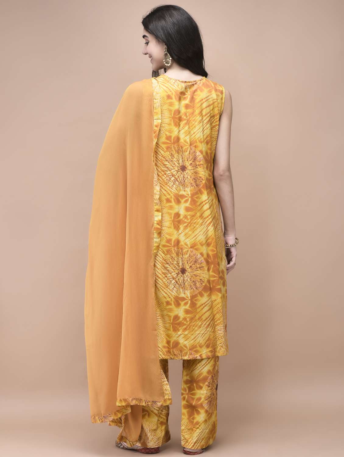 women mustard sleeveless kurta pant with dupatta set - 21959523 - Standard Image - 3