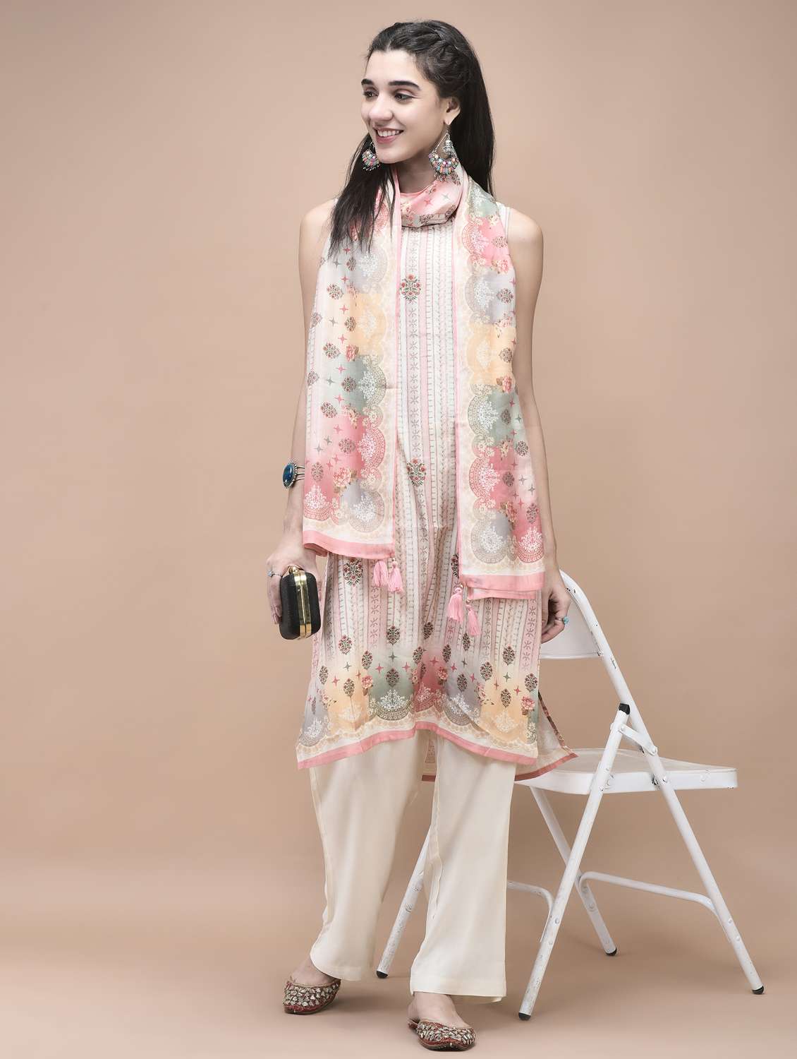 women printed sleeveless kurta palazzo with dupatta set