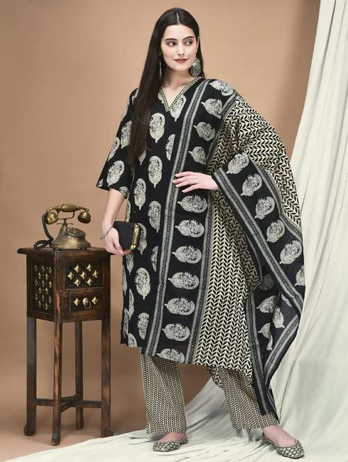 women three quarter sleeve kurta pant with dupatta set - 21959529 -  Standard Image - 0