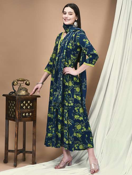 women floral three quarter sleeve kurta dupatta set - 21959534 - Standard Image - 0