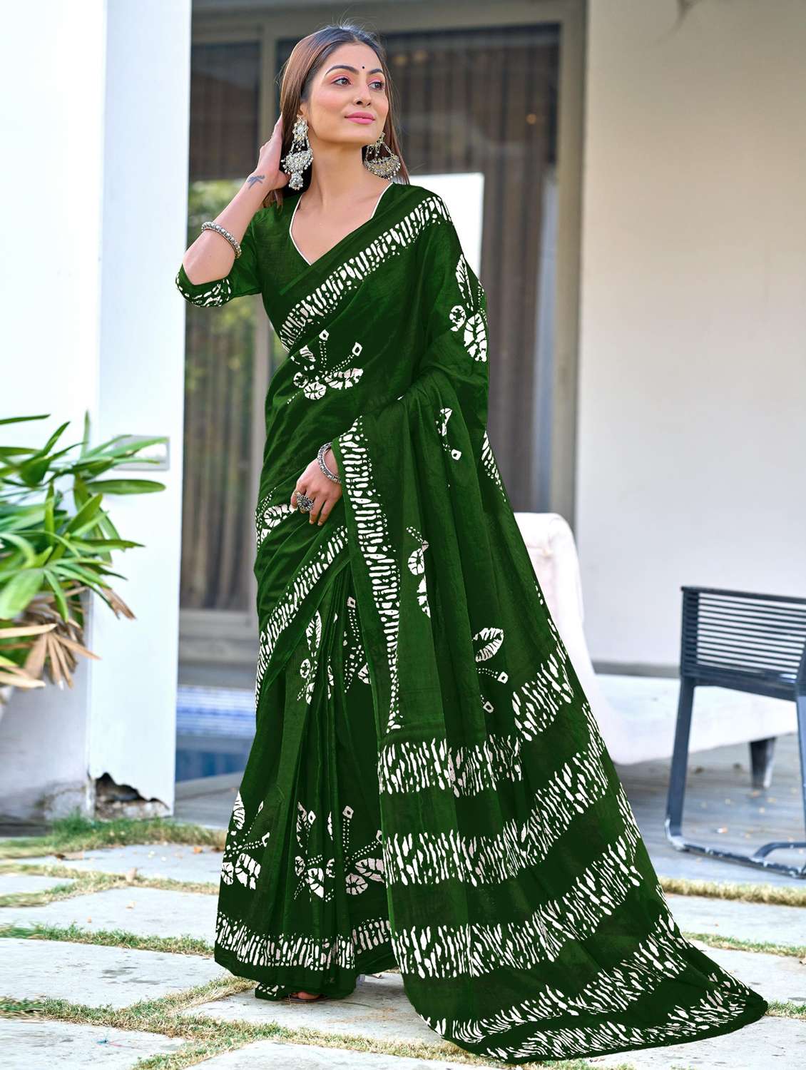 women batik printed ready to wear saree with blouse - 21959564 - Zoom Image - 0