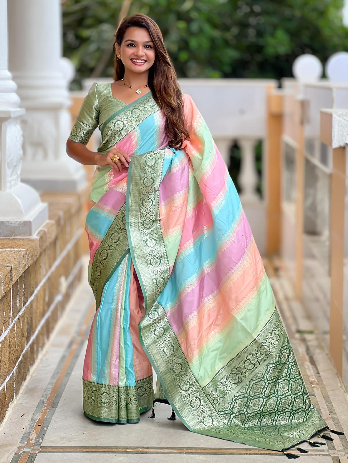 women self design banarasi saree with blouse - 21959566 - Zoom Image - 0