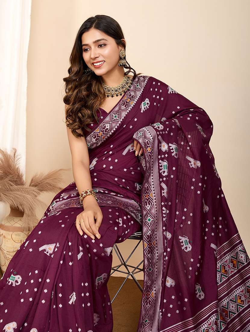 women self design patola saree with blouse - 21960241 - Standard Image - 3