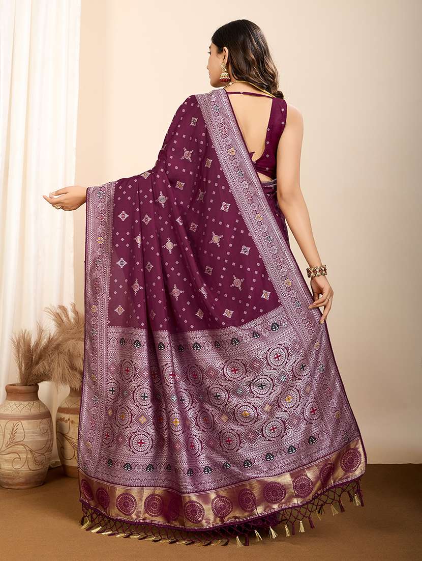 magenta art silk printed saree with blouse - 21960244 - Standard Image - 3
