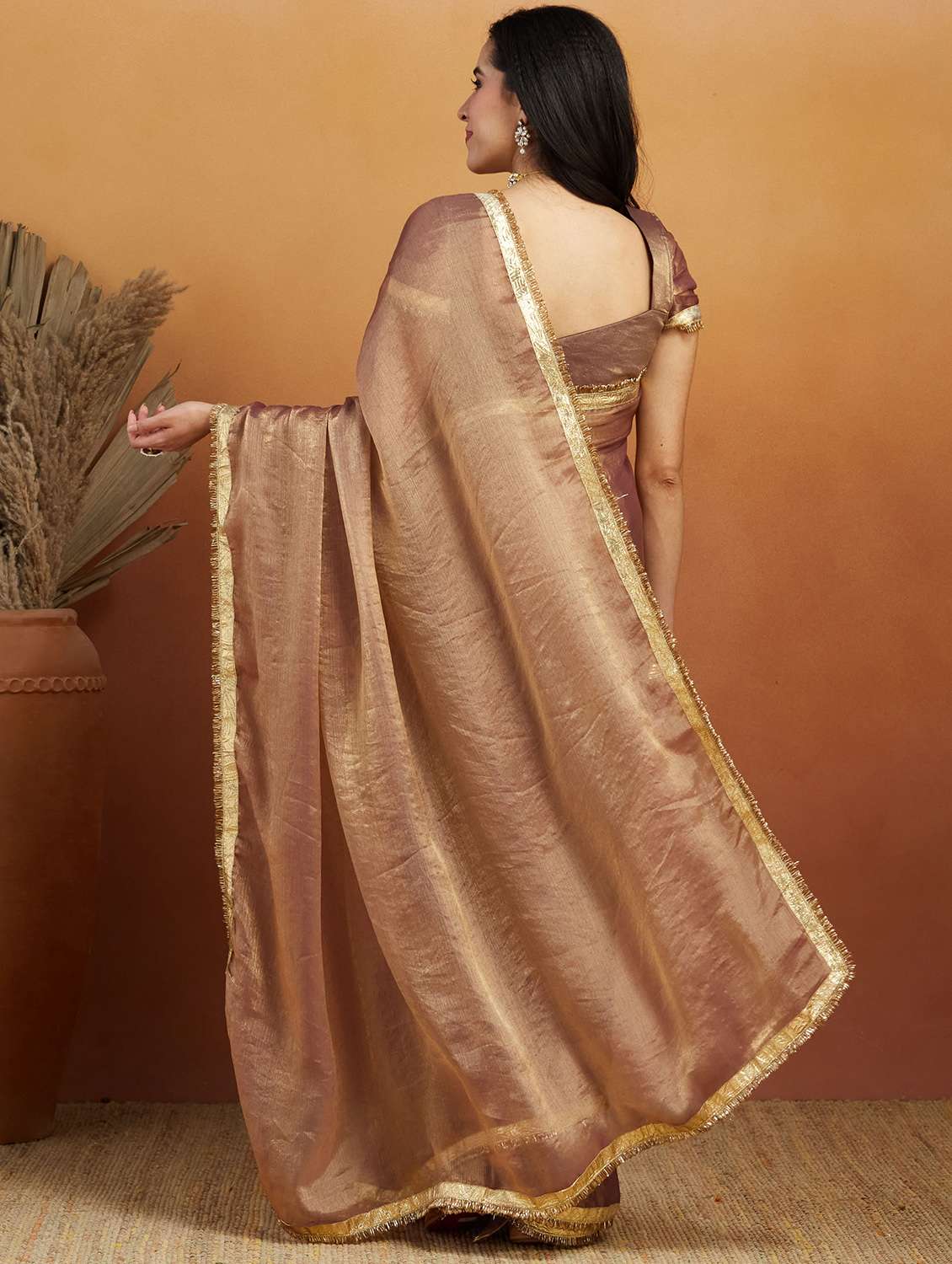 women solid with embellished bordered saree with blouse - 21961289 -  Standard Image - 3