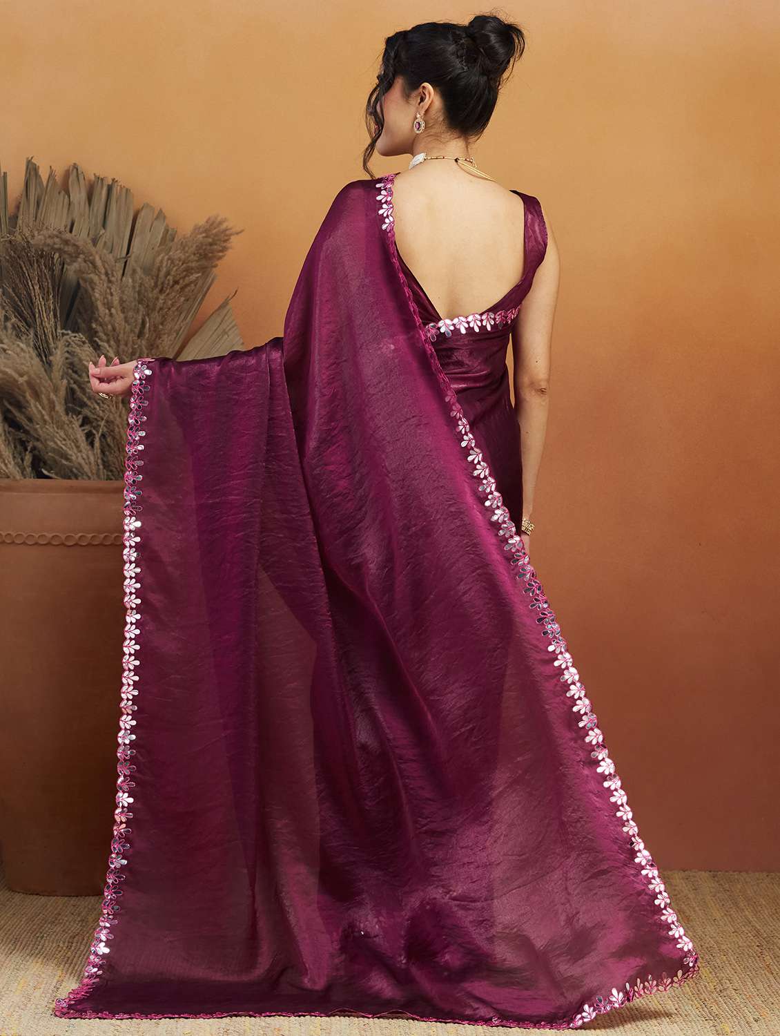 women solid with bordered ready to wear saree with blouse - 21961298 -  Standard Image - 3