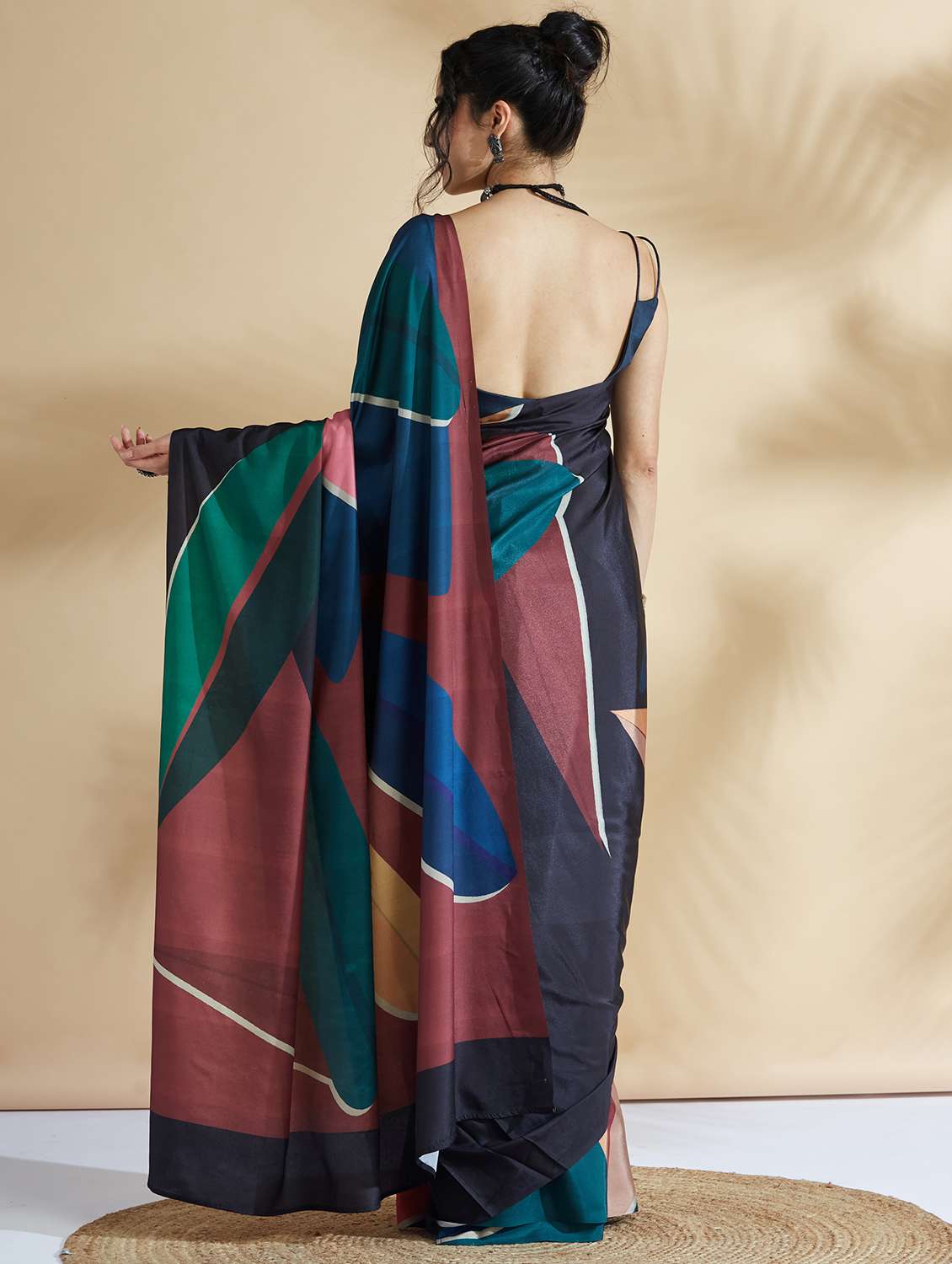 women printed ready to wear saree with blouse - 21961306 - Standard Image - 3