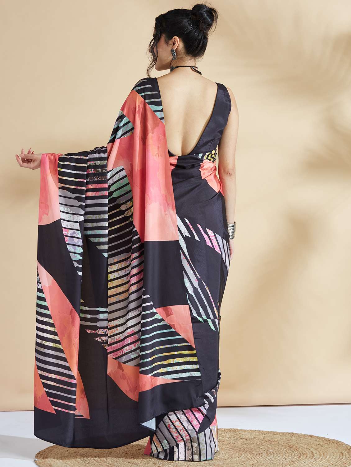 women printed ready to wear saree with blouse - 21961308 - Standard Image - 3