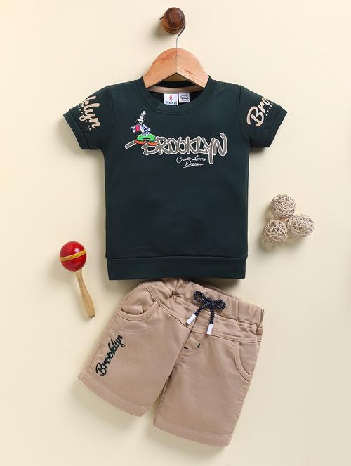 boys printed t-shirt and shorts set - 21961392 -  Standard Image - 0