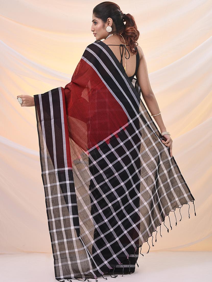 women solid with striped bordered saree with blouse - 21961507 - Standard Image - 3