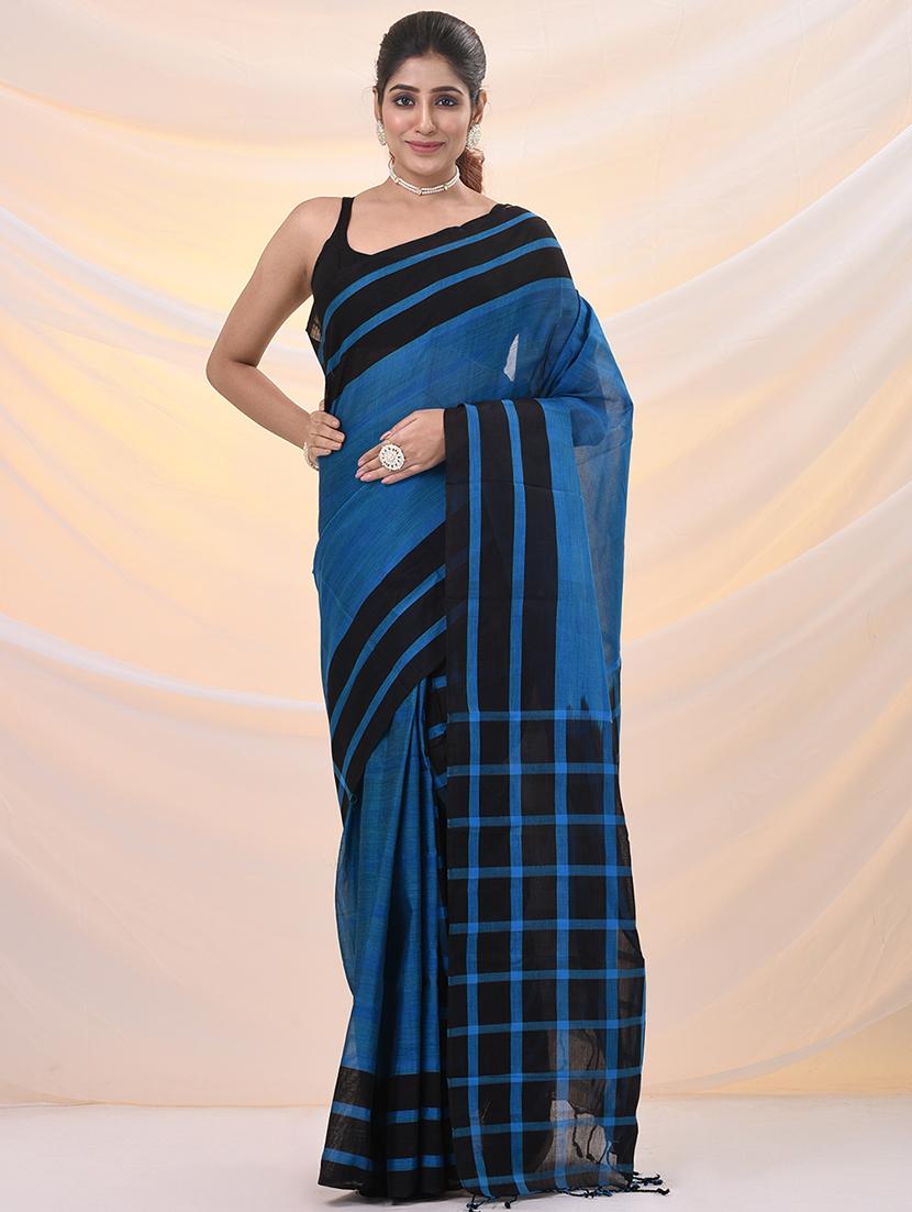 women solid with striped bordered saree with blouse - 21961510 - Zoom Image - 0