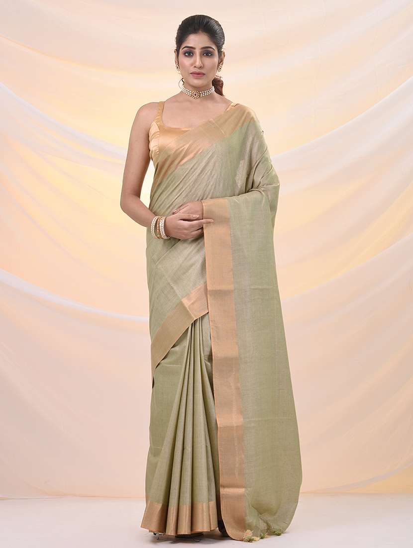 women solid with bordered saree with blouse