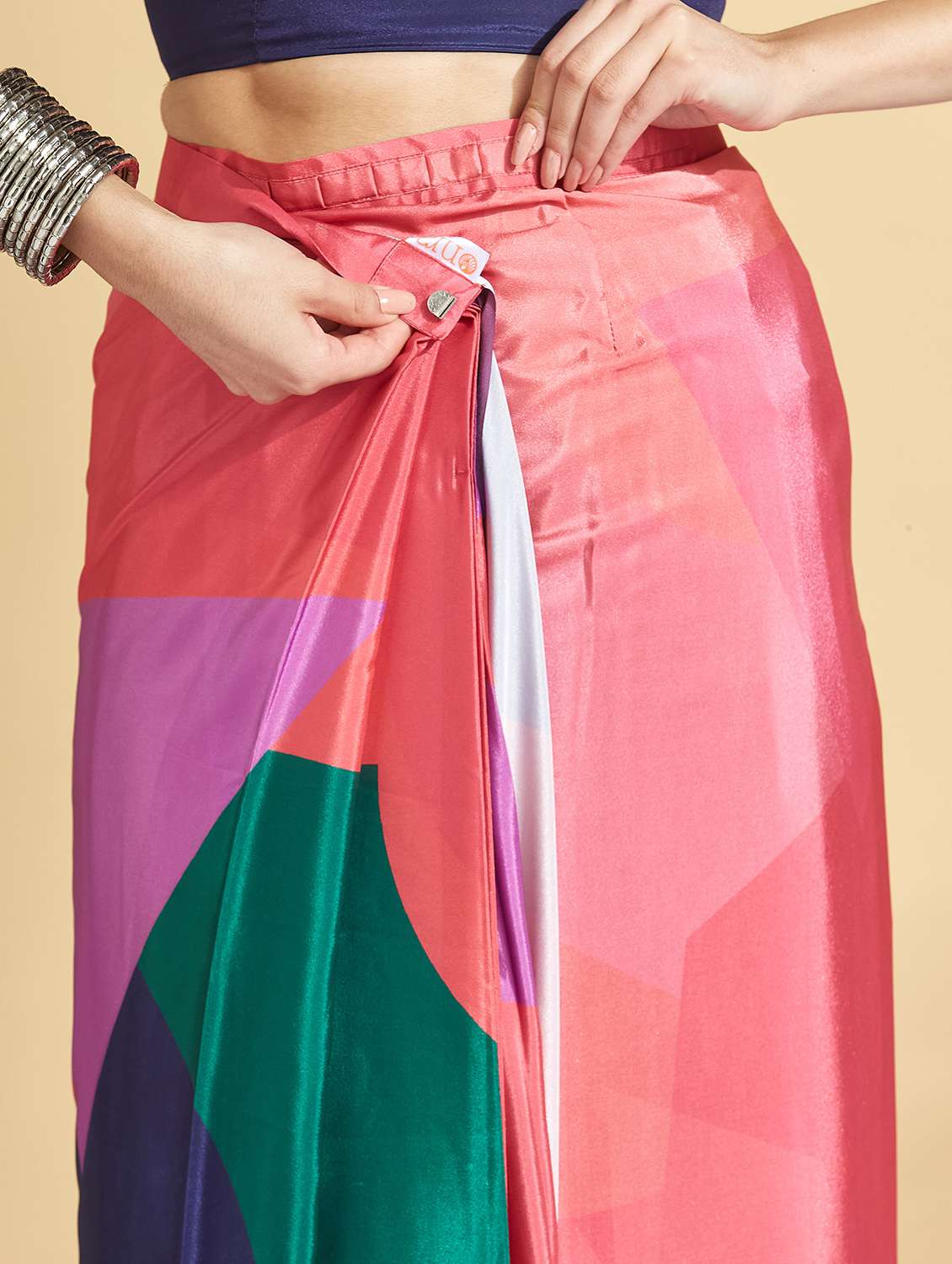 women printed ready to wear saree with blouse - 21961595 -  Standard Image - 5