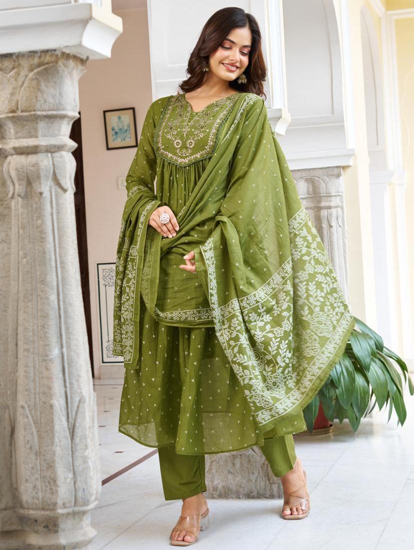 women three quarter sleeve kurta pant with dupatta set - 21961641 -  Zoom Image - 0
