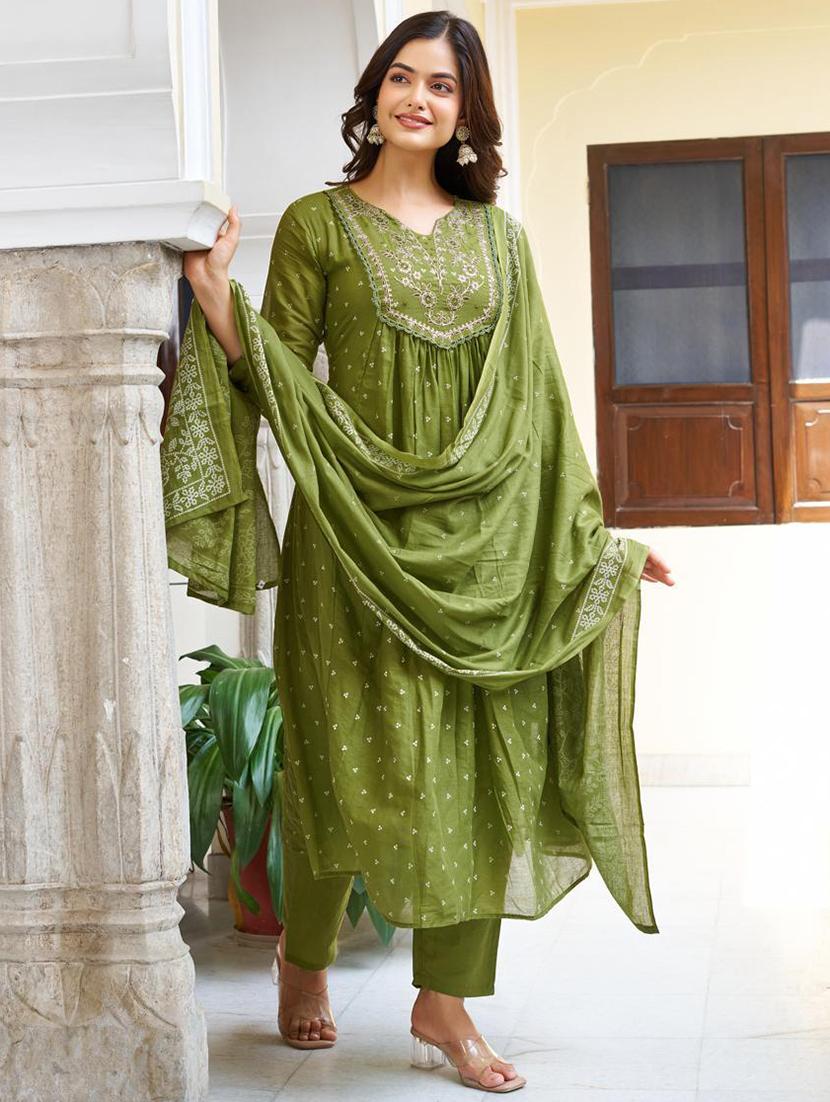 women three quarter sleeve kurta pant with dupatta set - 21961641 - Standard Image - 3