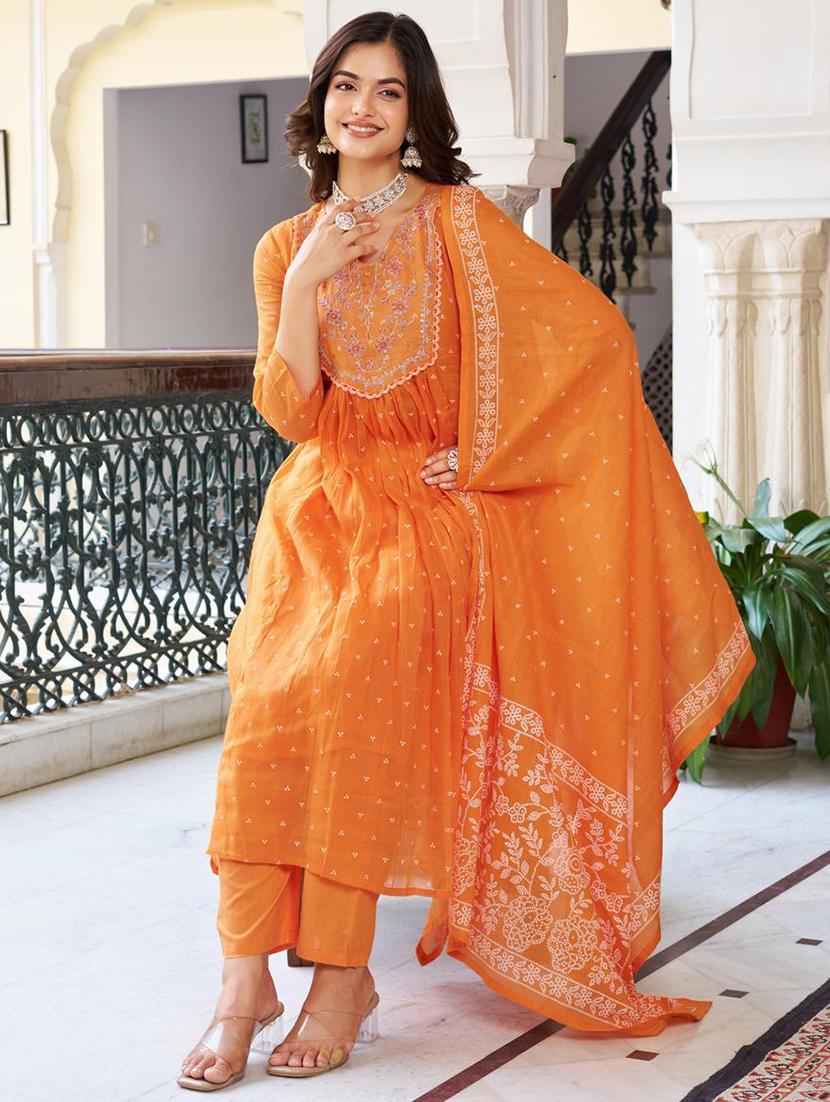 women three quarter sleeve kurta pant with dupatta set - 21961642 - Standard Image - 3