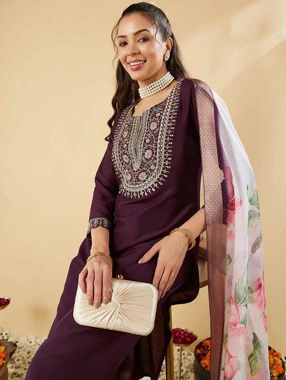 women three quarter sleeve kurta pant with dupatta set - 21961648 -  Standard Image - 3