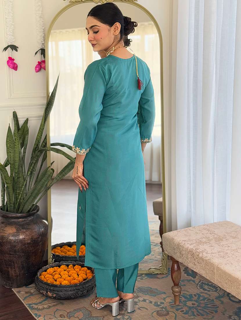 women three quarter sleeve kurta pant with dupatta set - 21961654 -  Standard Image - 3