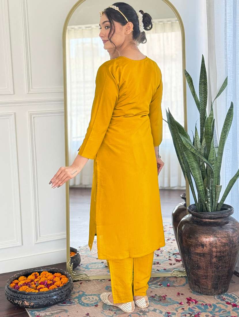 women three quarter sleeve kurta pant with dupatta set - 21961660 - Standard Image - 3