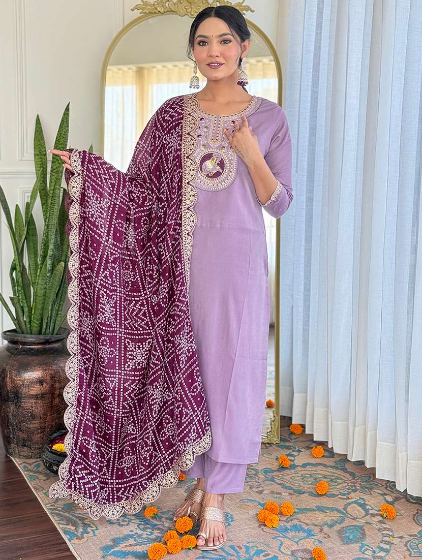 women three quarter sleeve kurta pant with dupatta set - 21961667 - Standard Image - 3