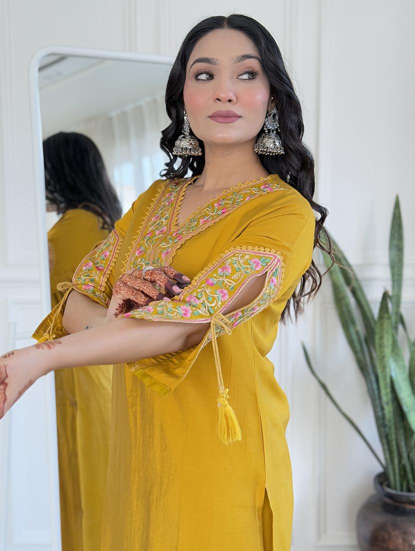women three quarter sleeve kurta pant with dupatta set - 21961670 - Standard Image - 3