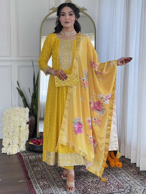 women three quarter sleeve kurta pant with dupatta set