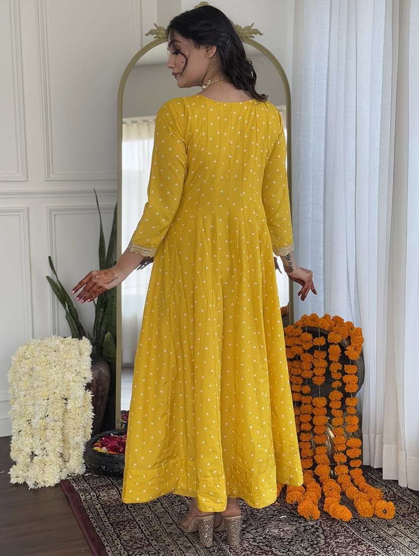 women three quarter sleeve kurta pant with dupatta set - 21961674 - Standard Image - 3