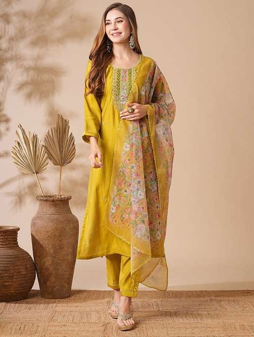 women three quarter sleeve kurta pant with dupatta set