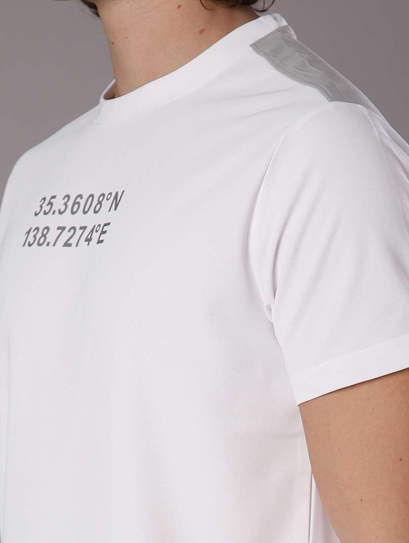 men front & back print round neck slim fit t-shirt - 21961949 -  Standard Image - 3