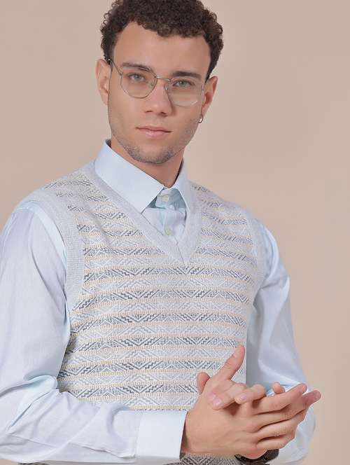 men self design sleeveless regular fit pullover - 21961964 -  Standard Image - 0