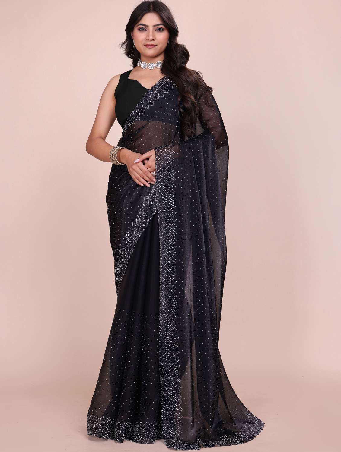 women solid with work embellished saree with blouse - 21962034 - Zoom Image - 0