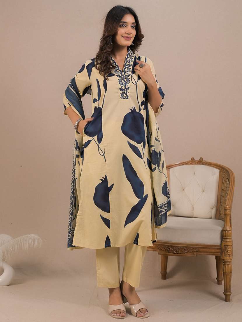 women three quarter sleeve kurta pant with dupatta set - 21962200 -  Standard Image - 3