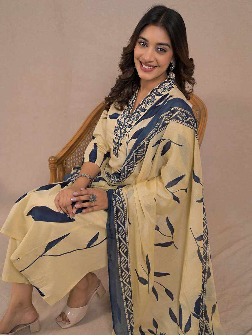 women three quarter sleeve kurta pant with dupatta set - 21962200 -  Standard Image - 5